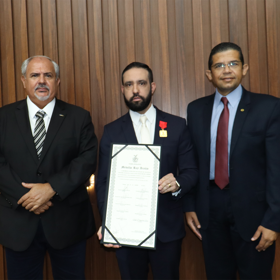 Diretor-presidente do Procon-AM, Jalil Fraxe é homenageado com a Medalha Ruy Araújo na Aleam